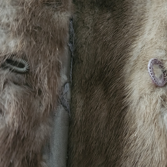 VINTAGE Genuine mink jacket from Hopper Furs St. Louis, MO. Soft and beautiful! - Picture 8 of 12